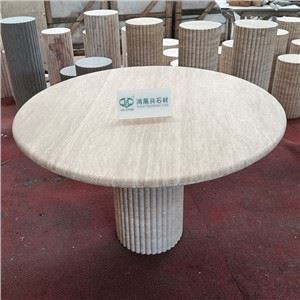 Бежова травертин маса