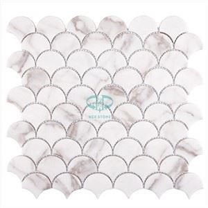 Мраморна мозаечна плочка Calacatta